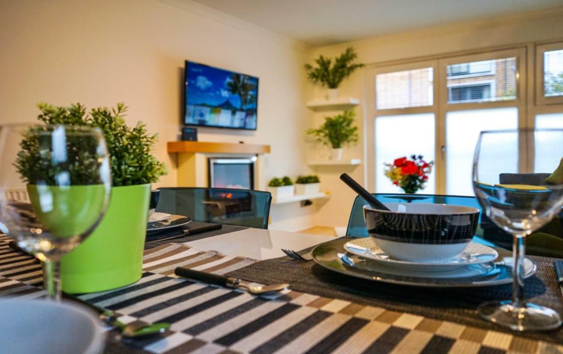 Hydro Apartment With Free Car Park Глазго Экстерьер фото